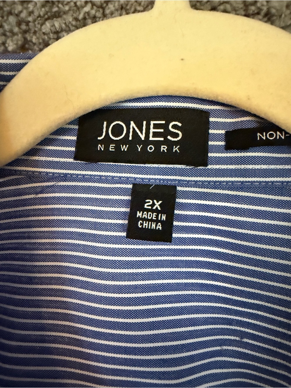 Jones New York Blue Pinstripe Women’s Button-Up Shirt - 2X - Picture 4 of 8